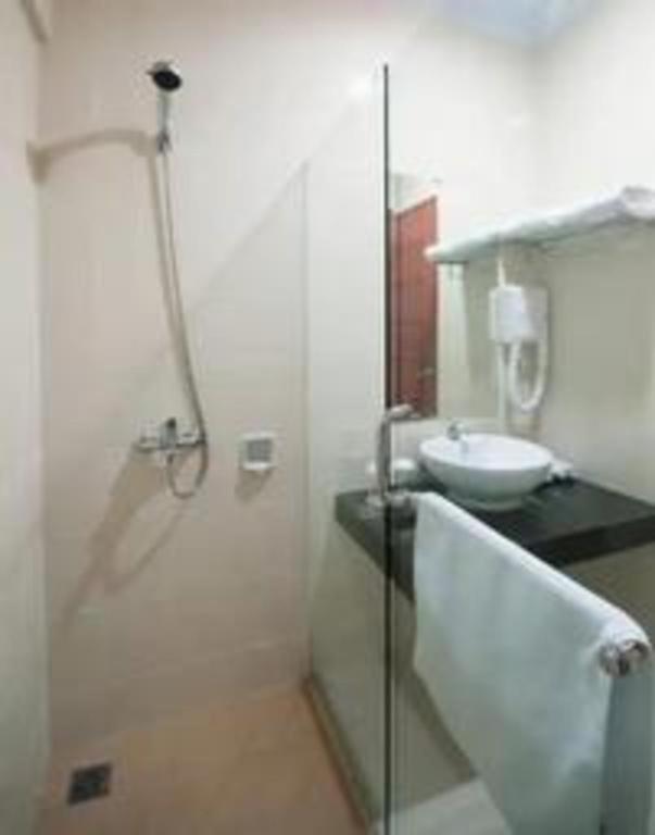 Bella Hotel Surabaya Luaran gambar