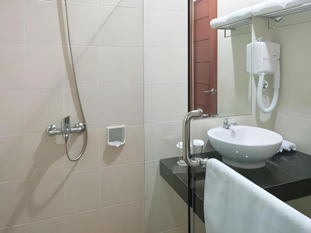 Bella Hotel Surabaya Luaran gambar