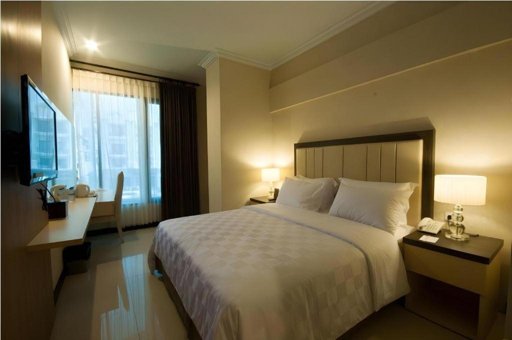 Bella Hotel Surabaya Luaran gambar