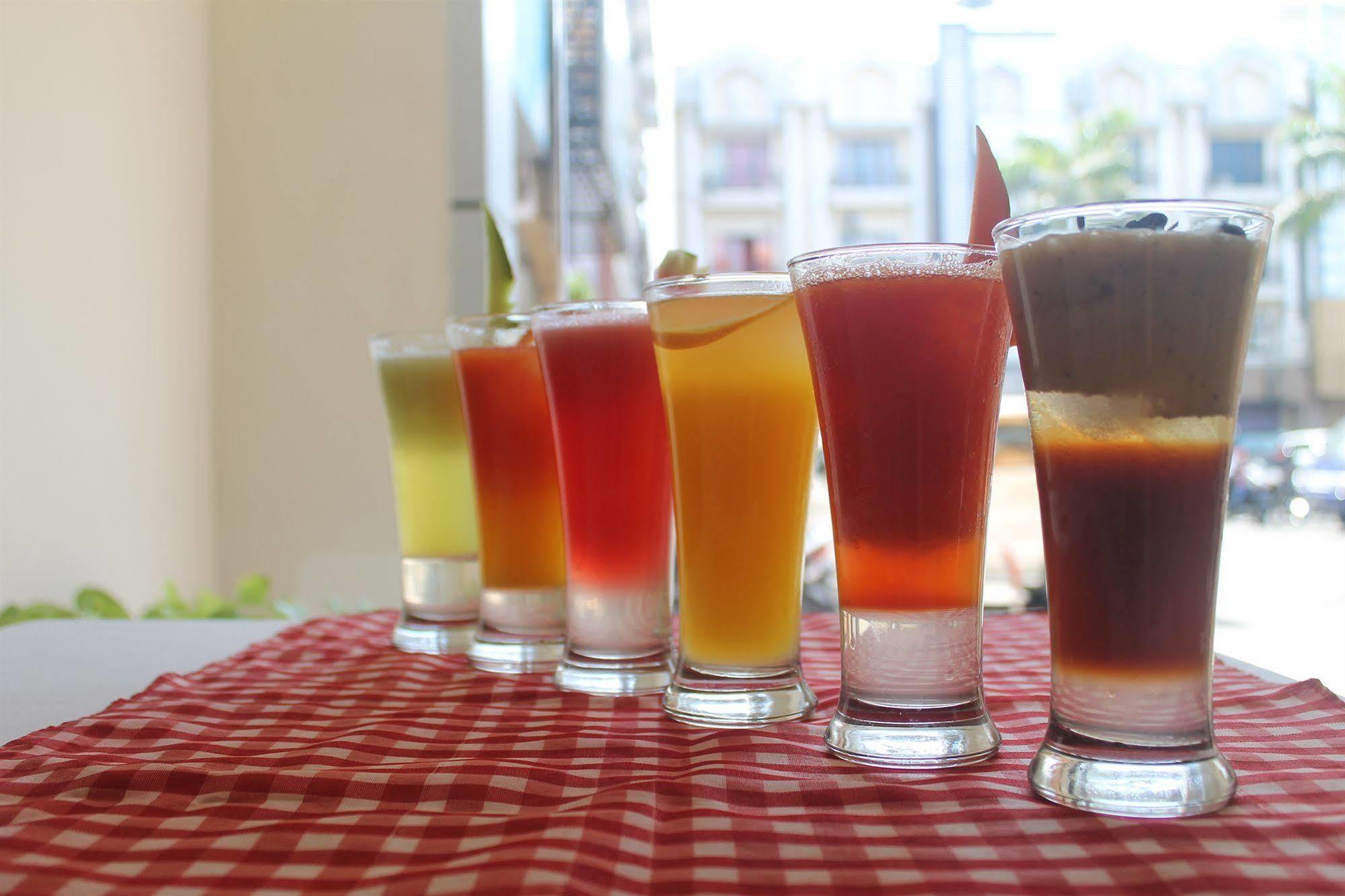 Bella Hotel Surabaya Luaran gambar